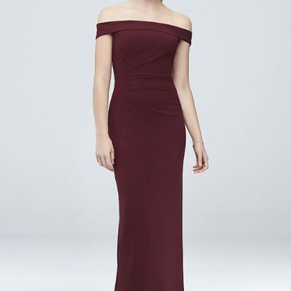 David's Bridal Dresses & Skirts - David’s Bridal Off the Shoulder Stretch Crepe Ruched Bridesmaid Dress - Cabarnet